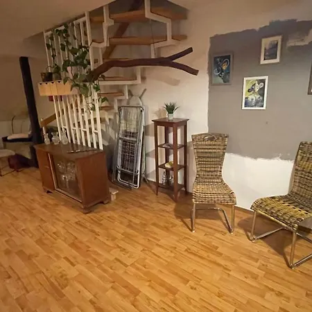 Διαμέρισμα Grosszuegige Maisonette Ueber Den Daechern Leipzigs Λειψία